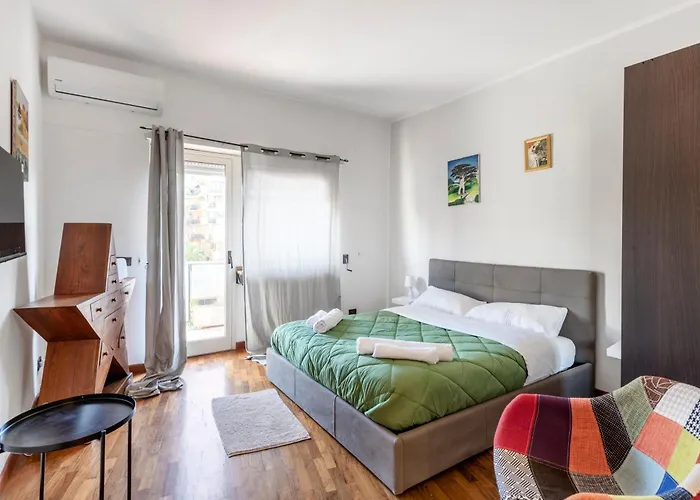 Vatican - San Pietro Station Apartment *